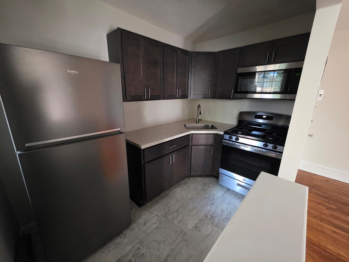 Jenkintown Apartment: 410 Linden Street