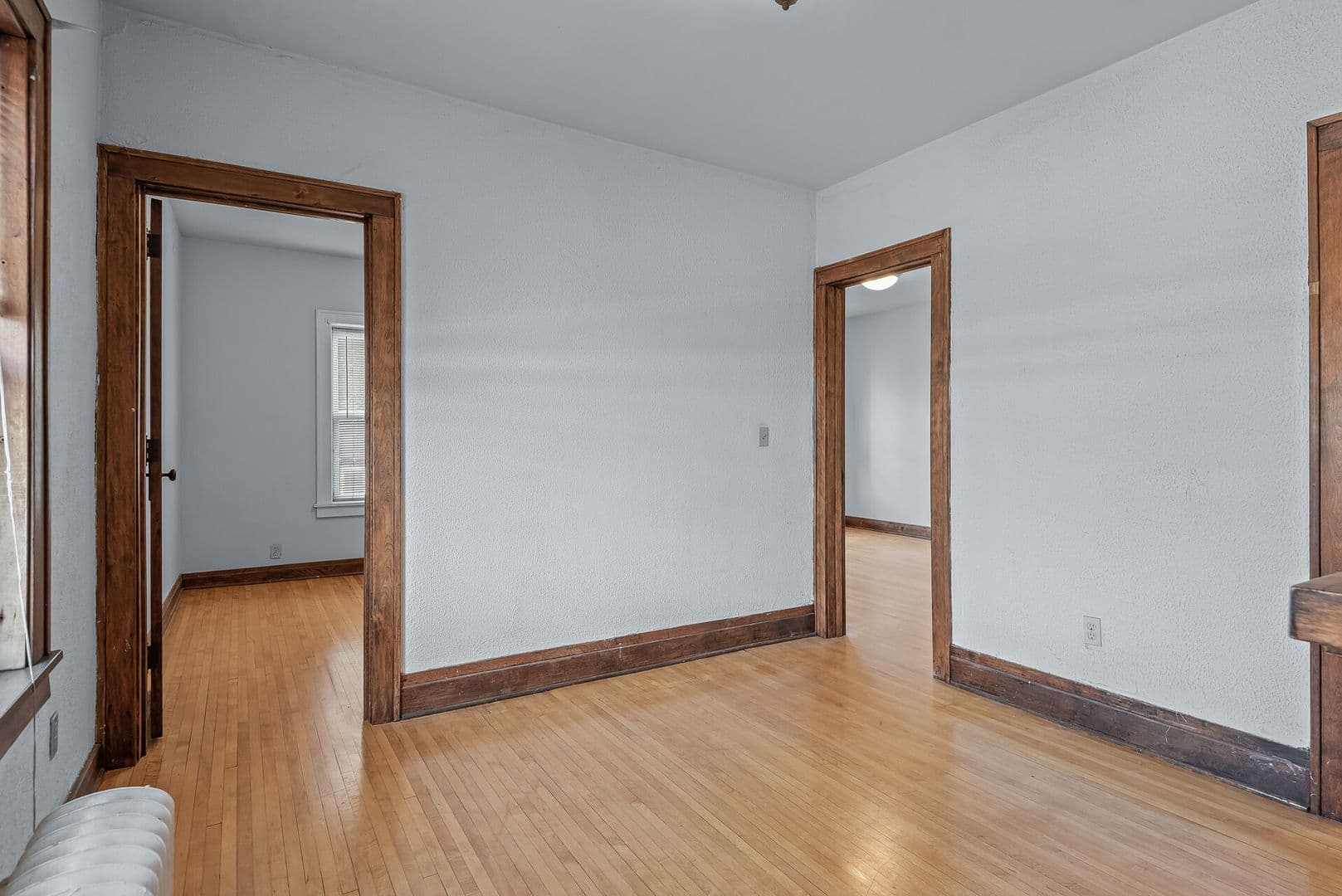 Minneapolis Apartment: 2219 Garfield Ave