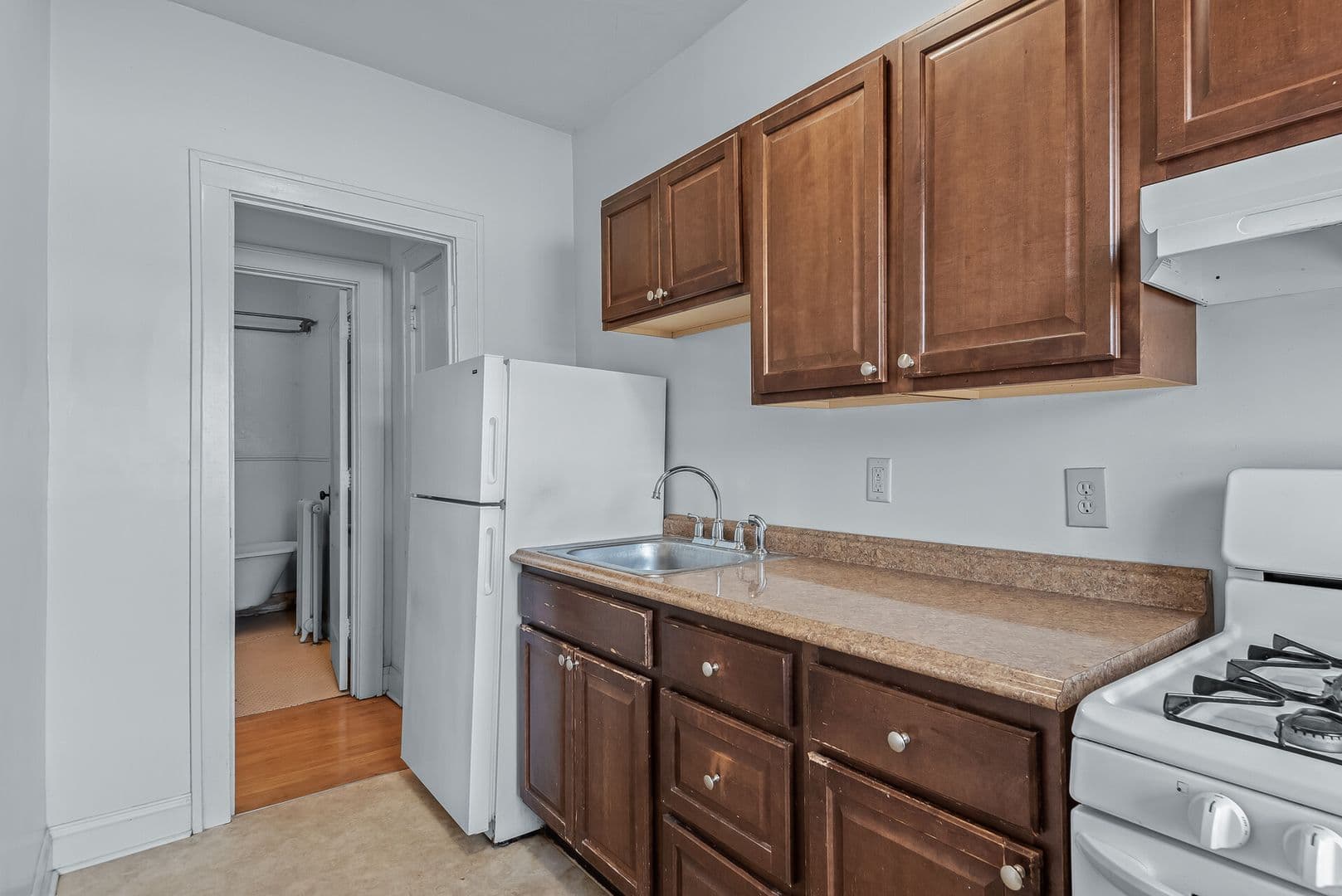 Minneapolis Apartment: 2219 Garfield Ave