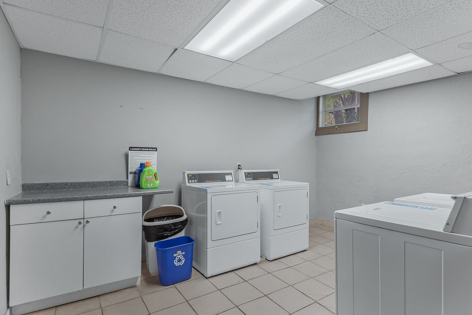 Minneapolis Apartment: 214 Oak Grove St
