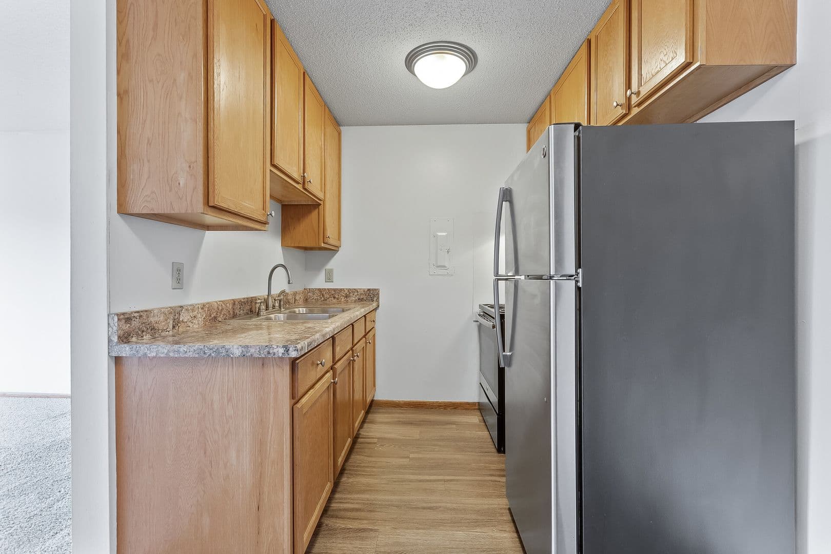 Minneapolis Apartment: 2400 Harriet Ave