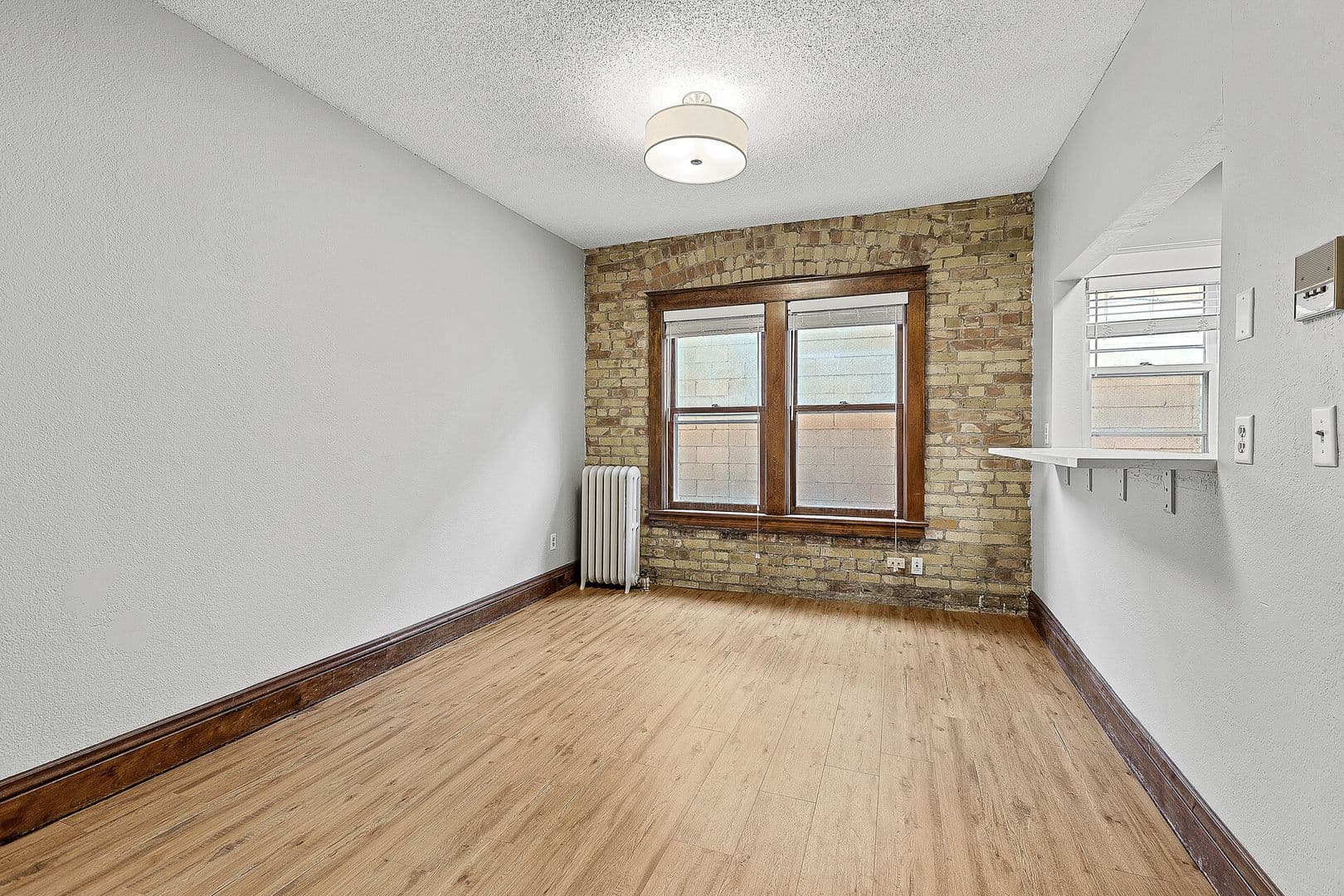 Minneapolis Apartment: 127 W Grant St