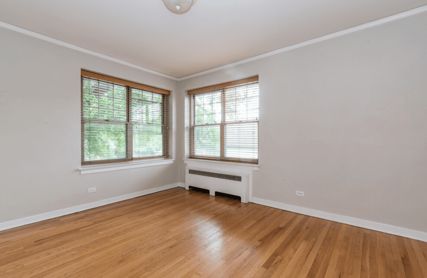 Evanston Apartment: 2730-2766 Hampton Parkway