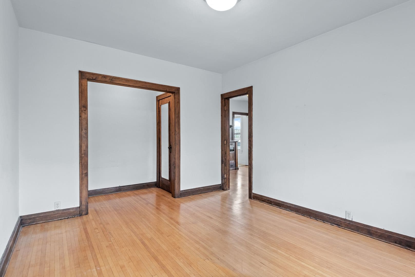 Minneapolis Apartment: 2219 Garfield Ave
