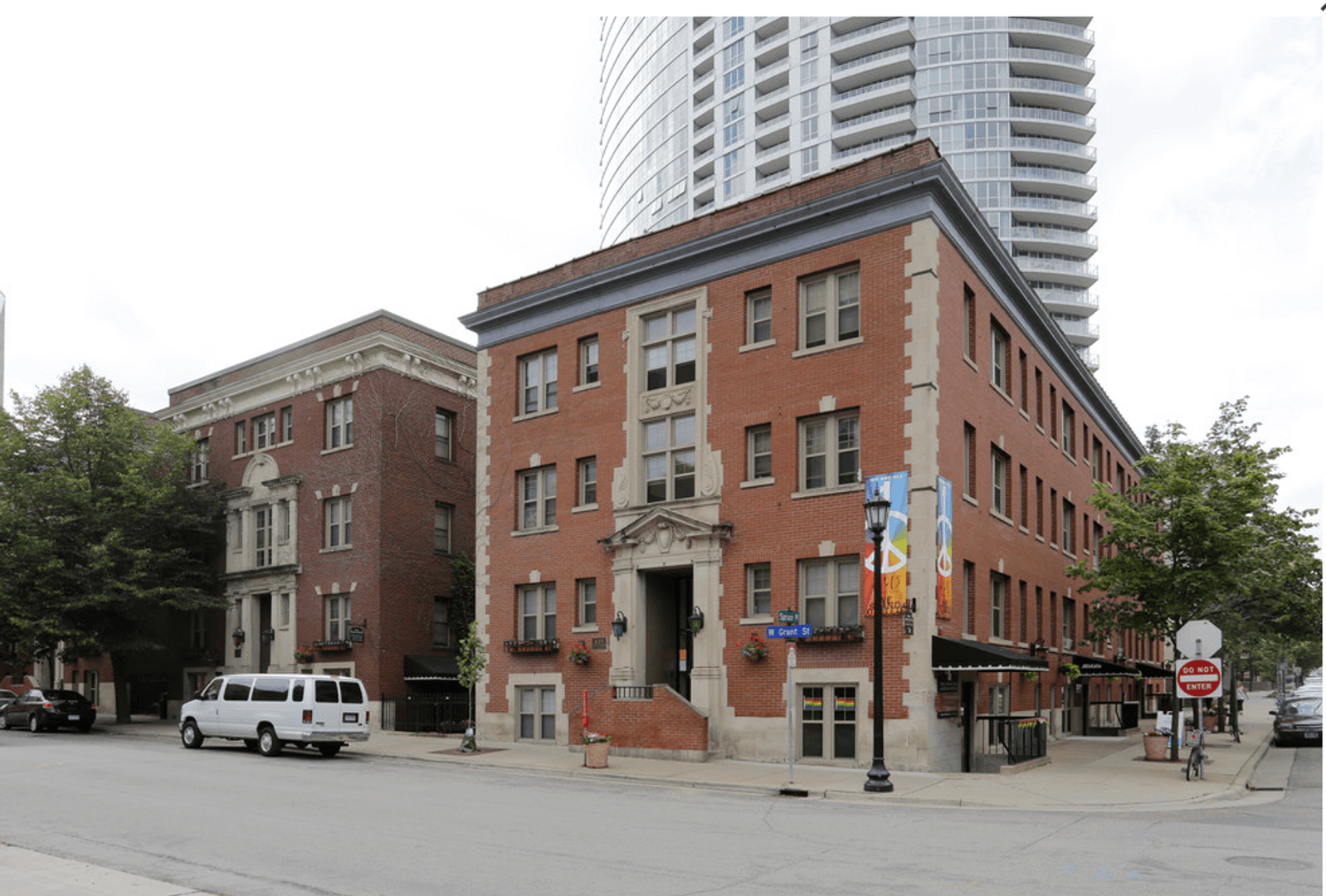 Minneapolis Apartment: 127 W Grant St
