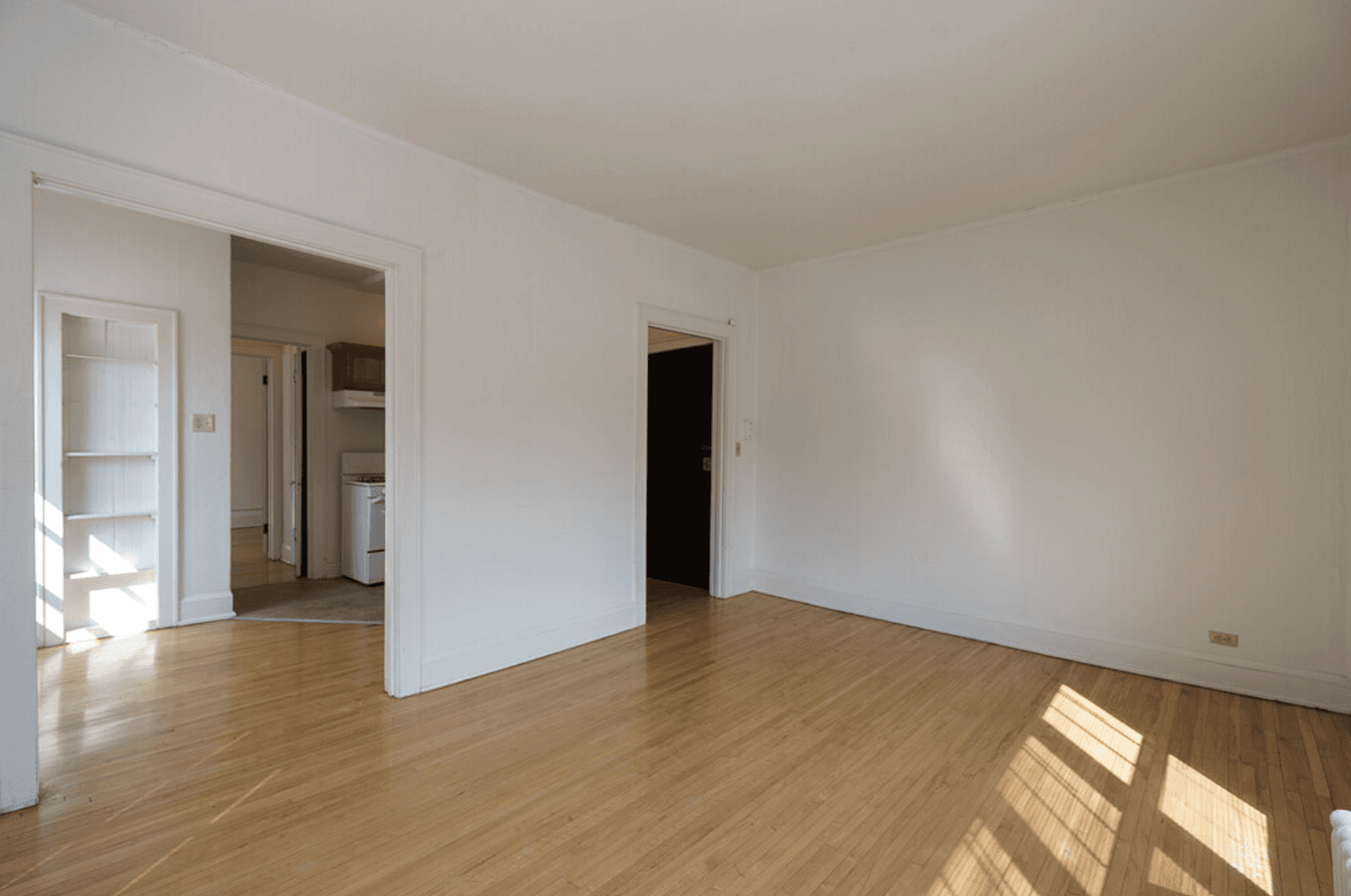 Minneapolis Apartment: 2400 Harriet Ave