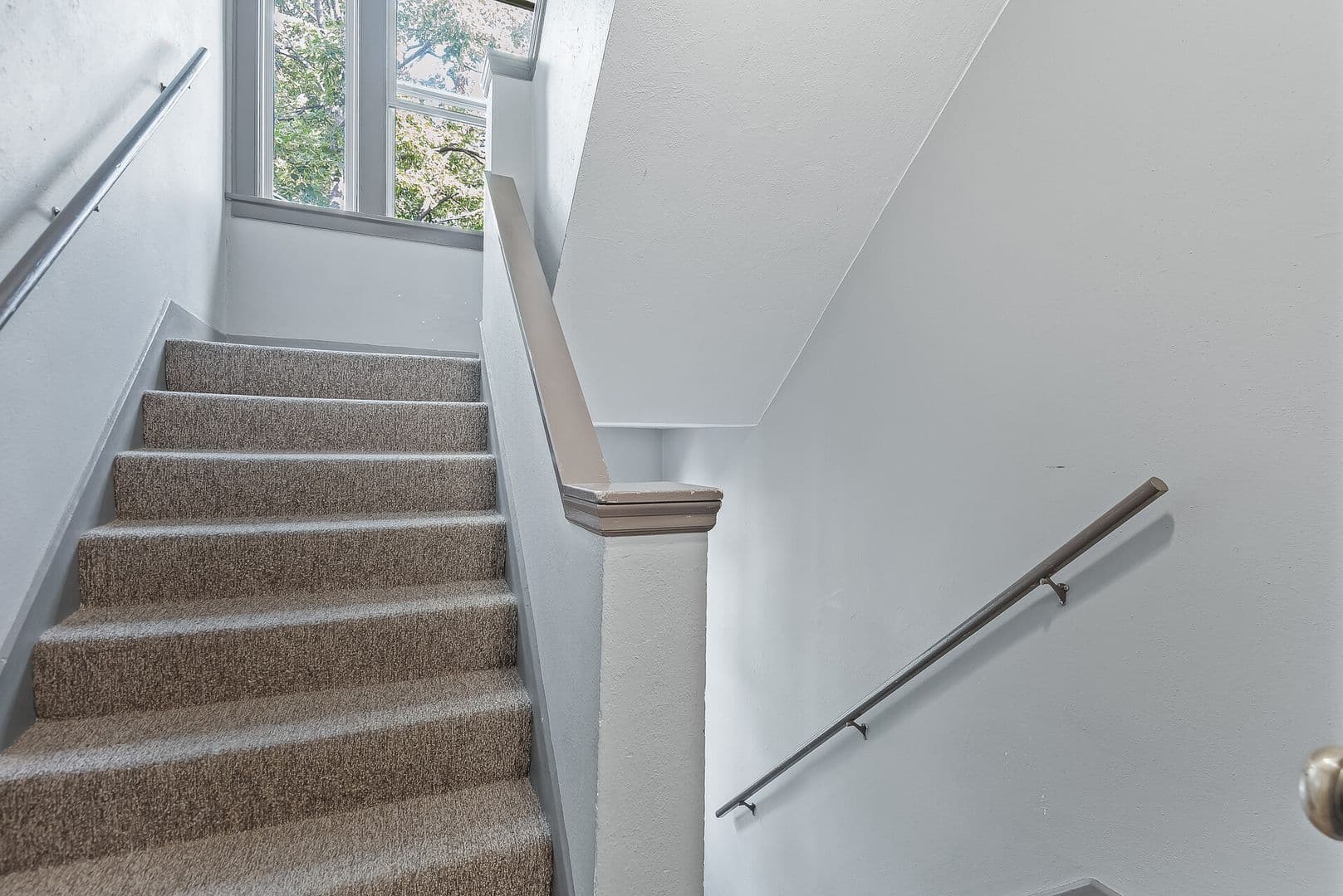 Minneapolis Apartment: 214 Oak Grove St
