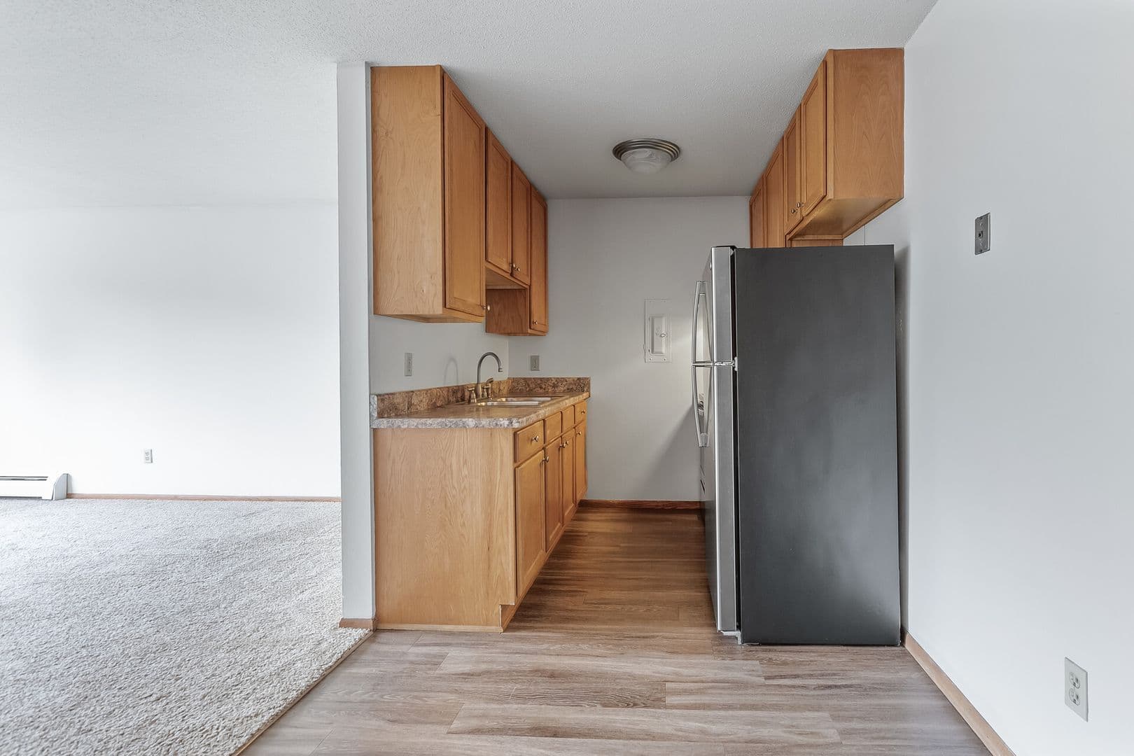 Minneapolis Apartment: 2400 Harriet Ave