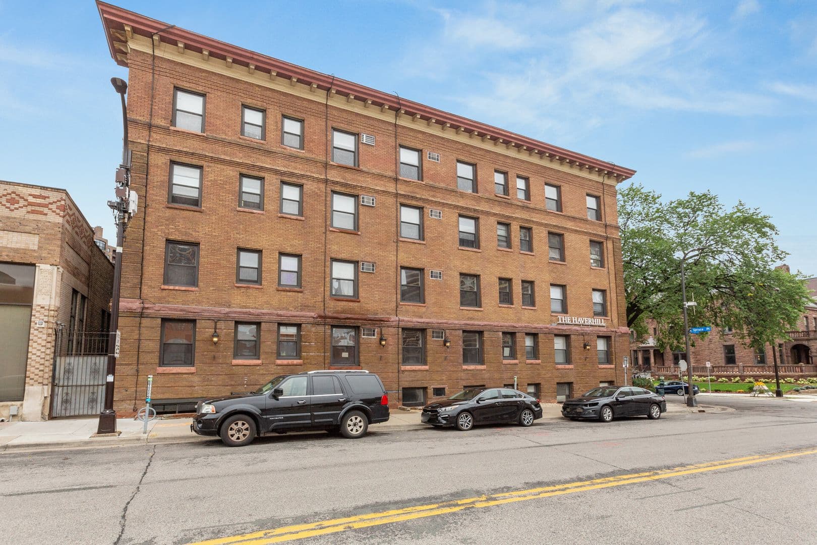 Minneapolis Apartment: 32 Spruce Pl