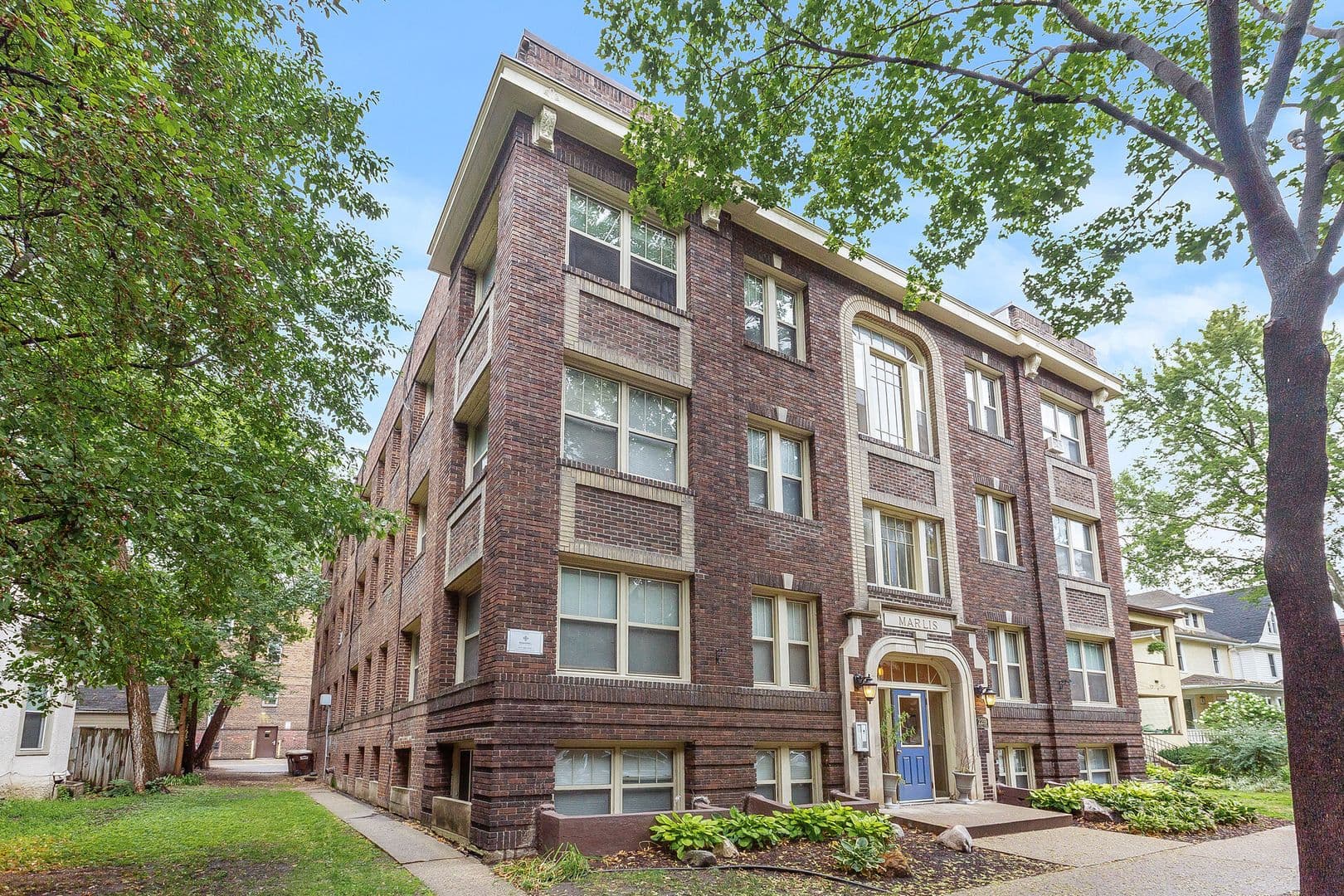 Minneapolis Apartment: 2219 Garfield Ave