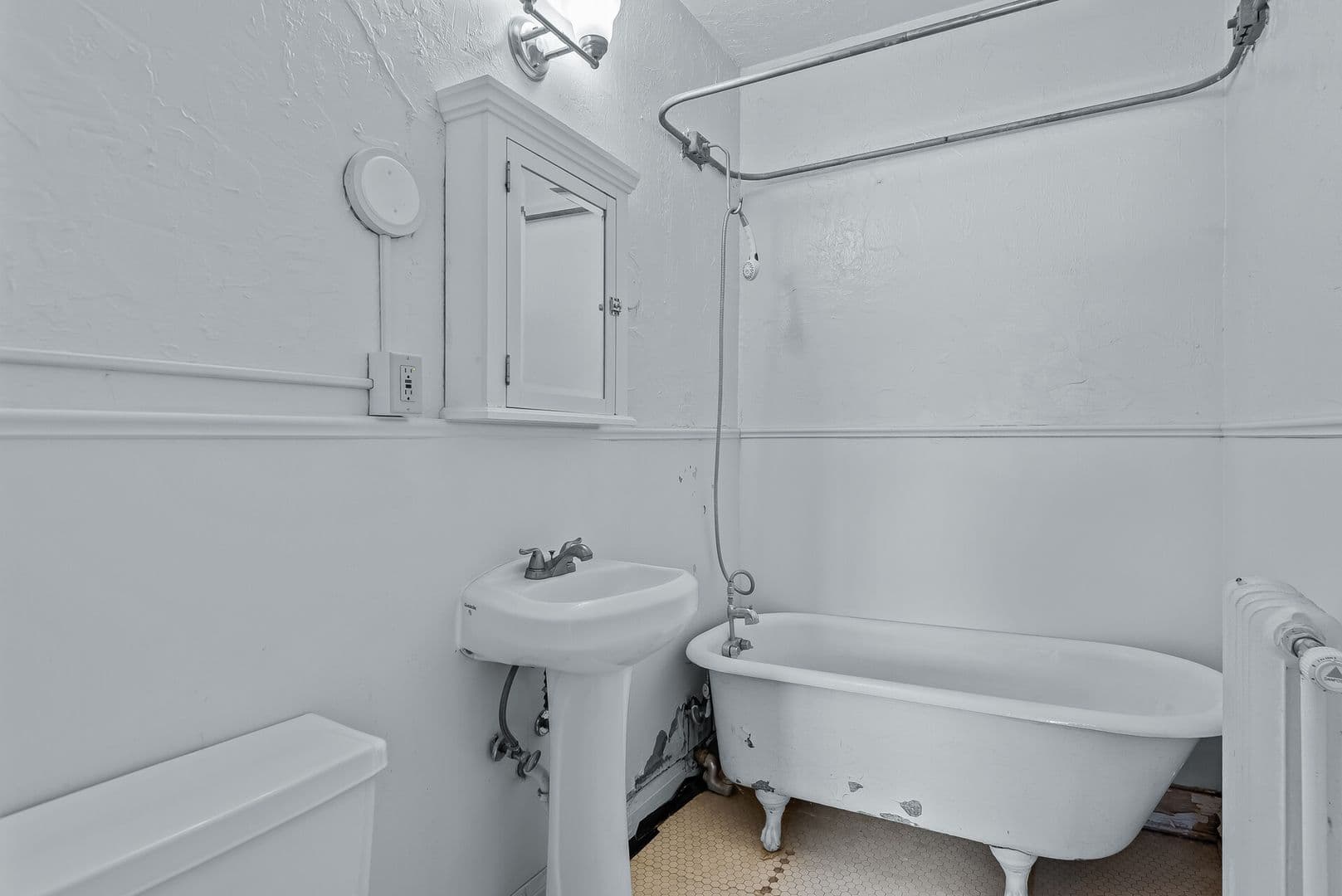 Minneapolis Apartment: 2219 Garfield Ave