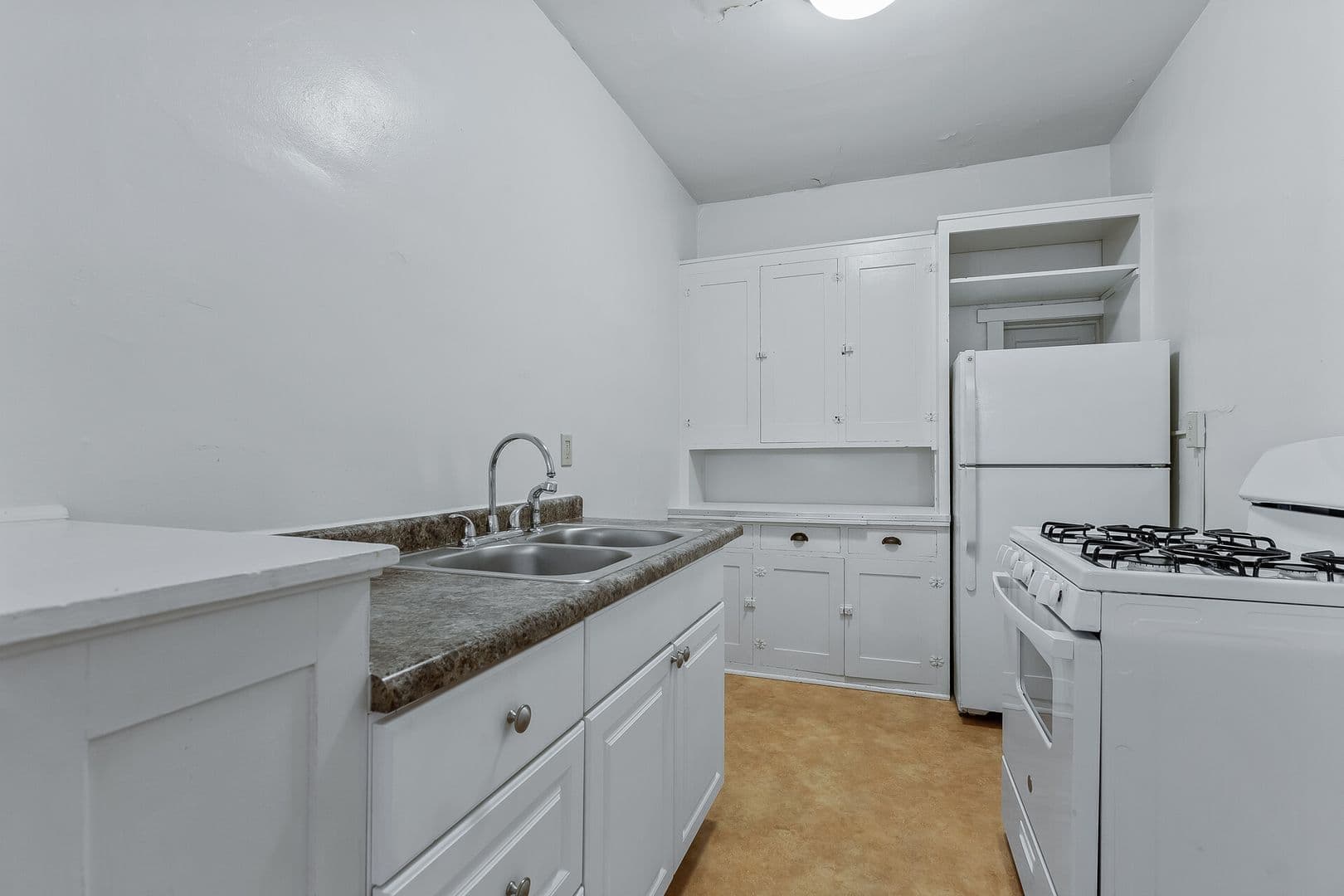 Minneapolis Apartment: 2219 Garfield Ave