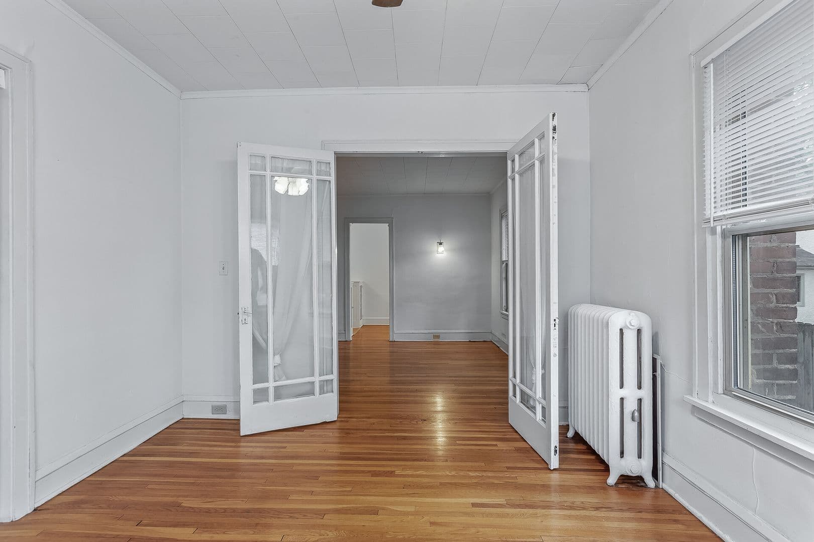 Minneapolis Apartment: 2219 Garfield Ave