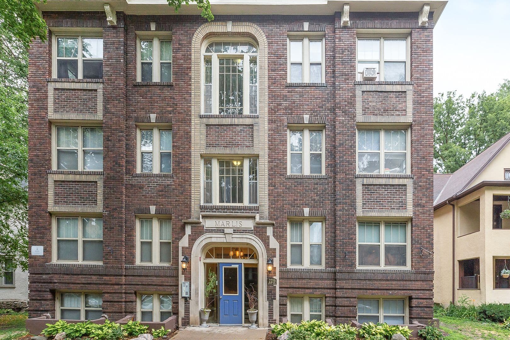 Minneapolis Apartment: 2219 Garfield Ave