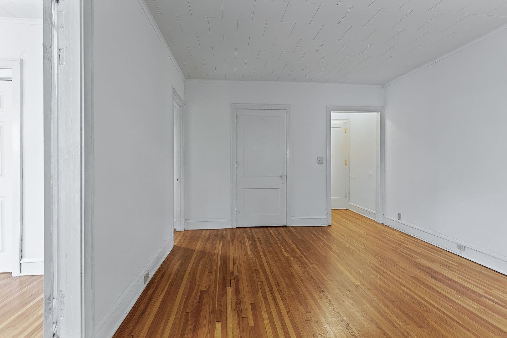 Minneapolis Apartment: 2219 Garfield Ave