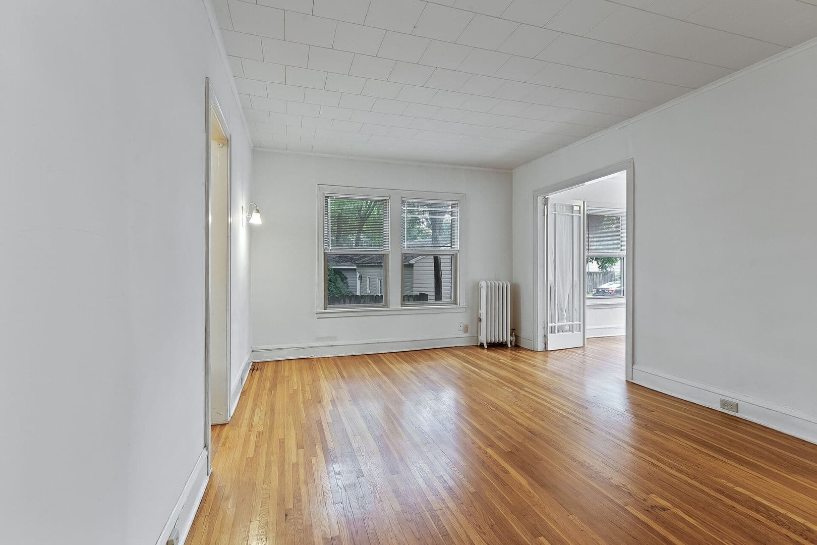 Minneapolis Apartment: 2219 Garfield Ave