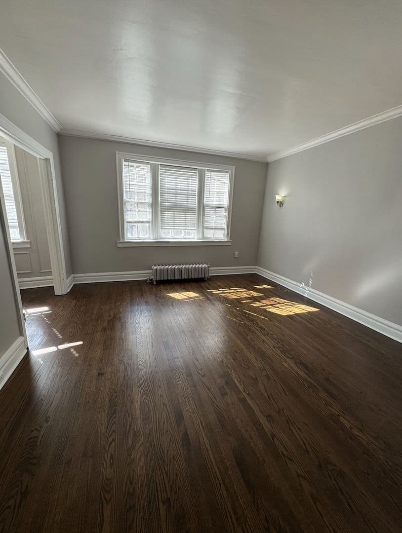 Evanston Apartment: 1000-1010 Hinman Avenue