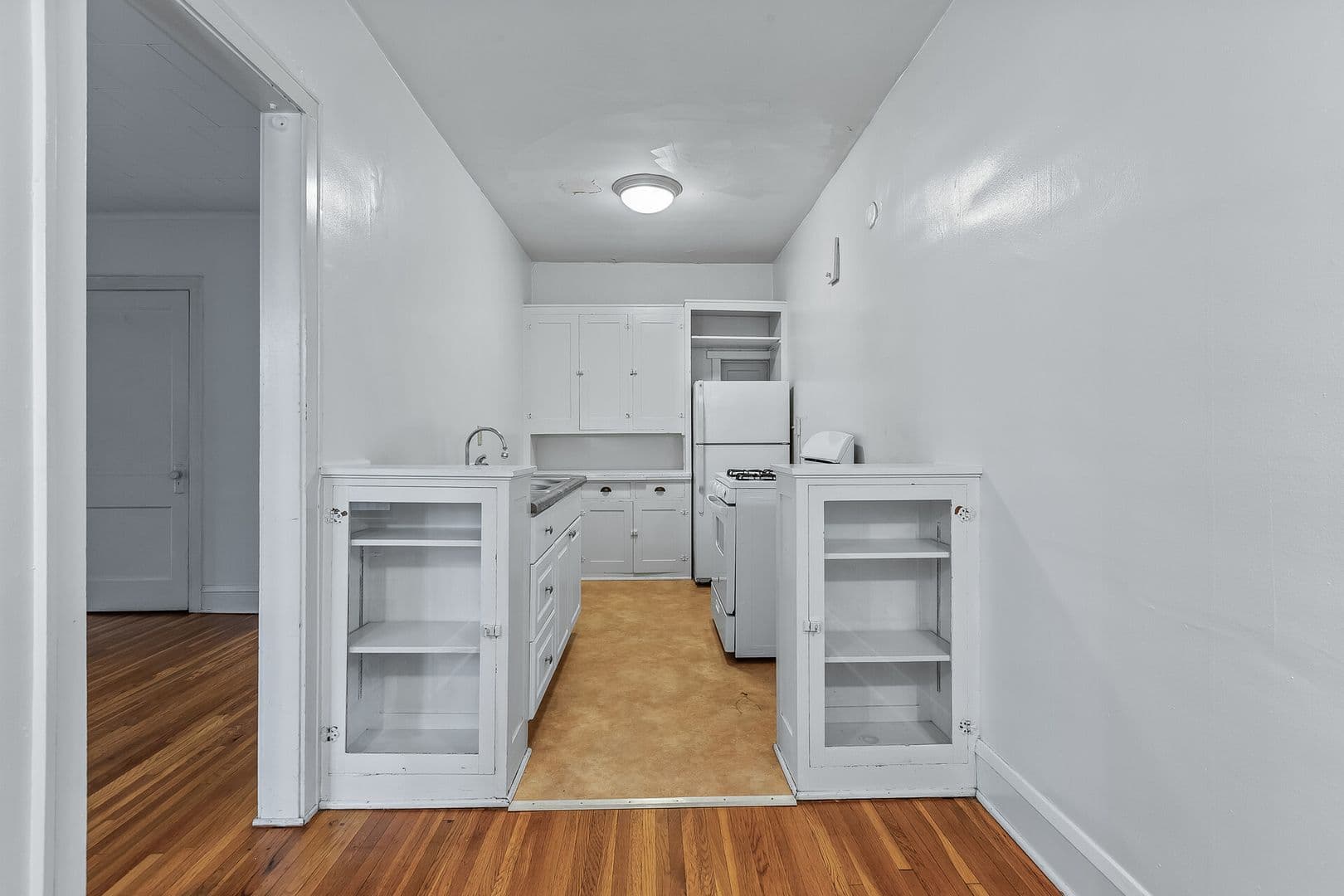 Minneapolis Apartment: 2219 Garfield Ave