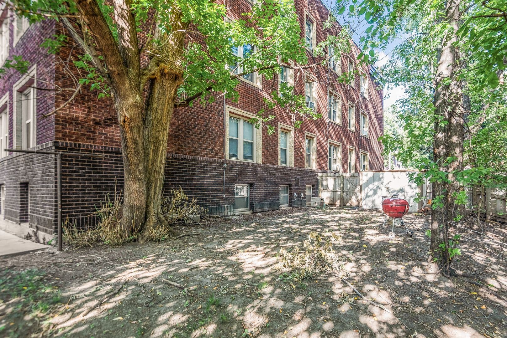 Minneapolis Apartment: 2219 Garfield Ave
