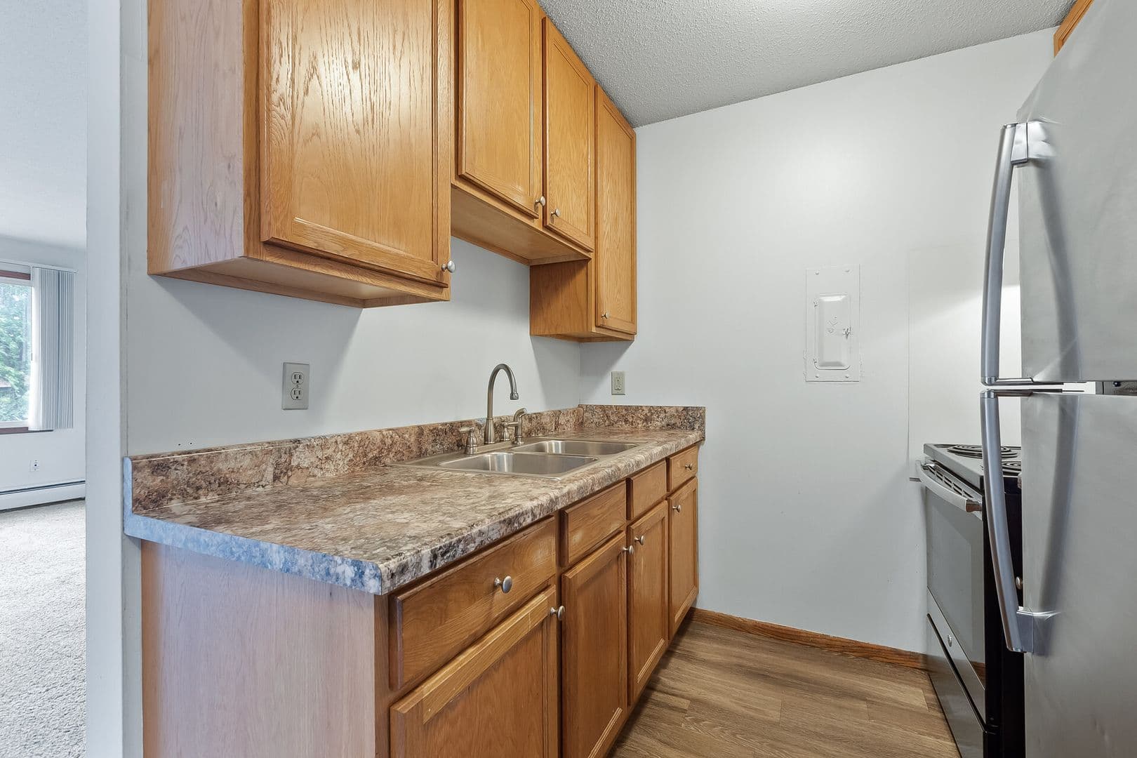 Minneapolis Apartment: 2400 Harriet Ave