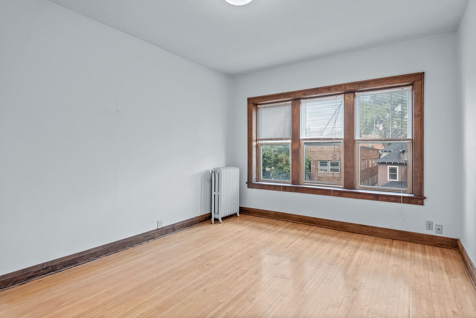 Minneapolis Apartment: 2219 Garfield Ave