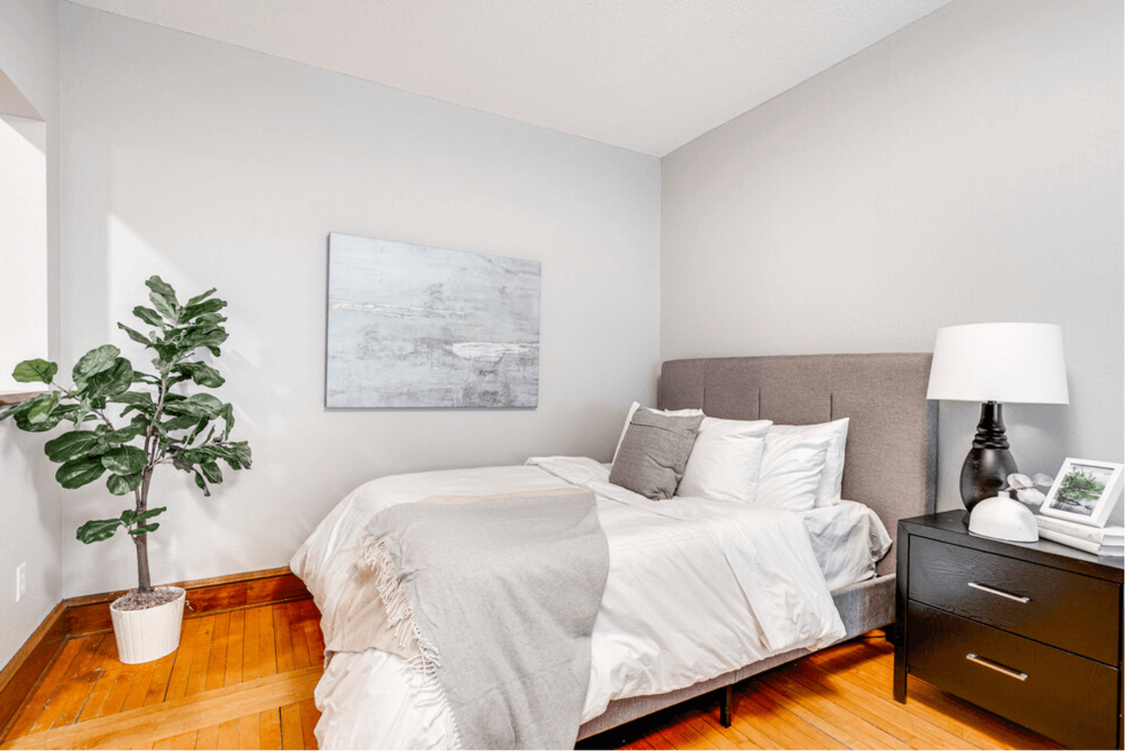 Minneapolis Apartment: 127 W Grant St