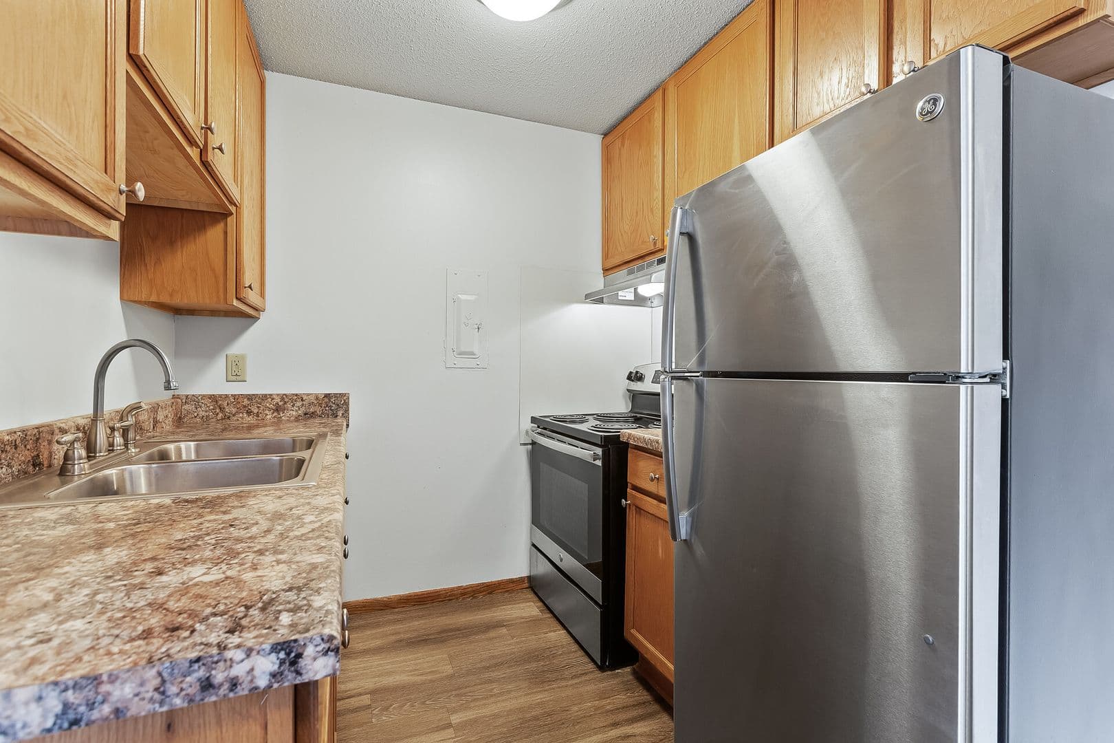 Minneapolis Apartment: 2400 Harriet Ave