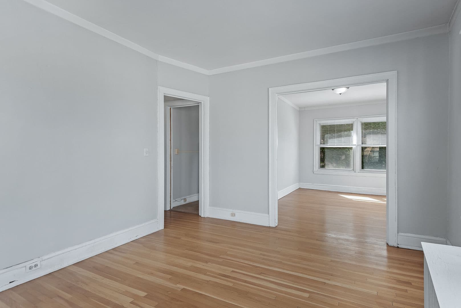 Minneapolis Apartment: 214 Oak Grove St