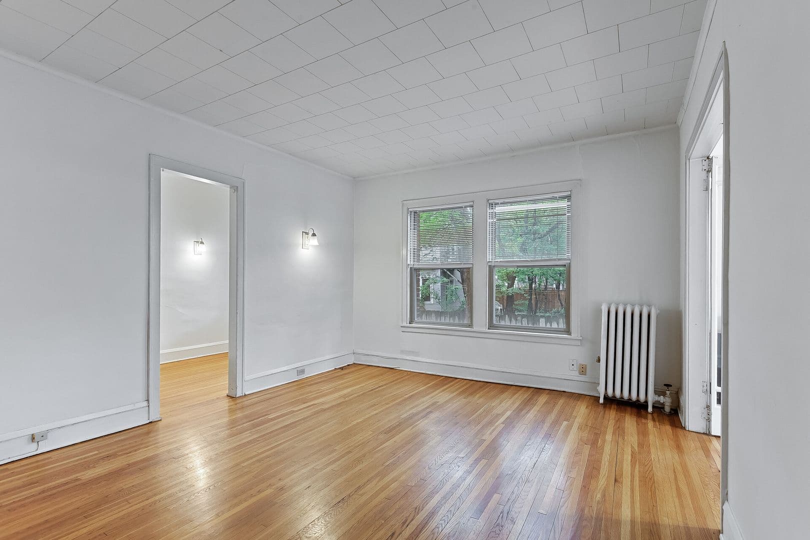 Minneapolis Apartment: 2219 Garfield Ave