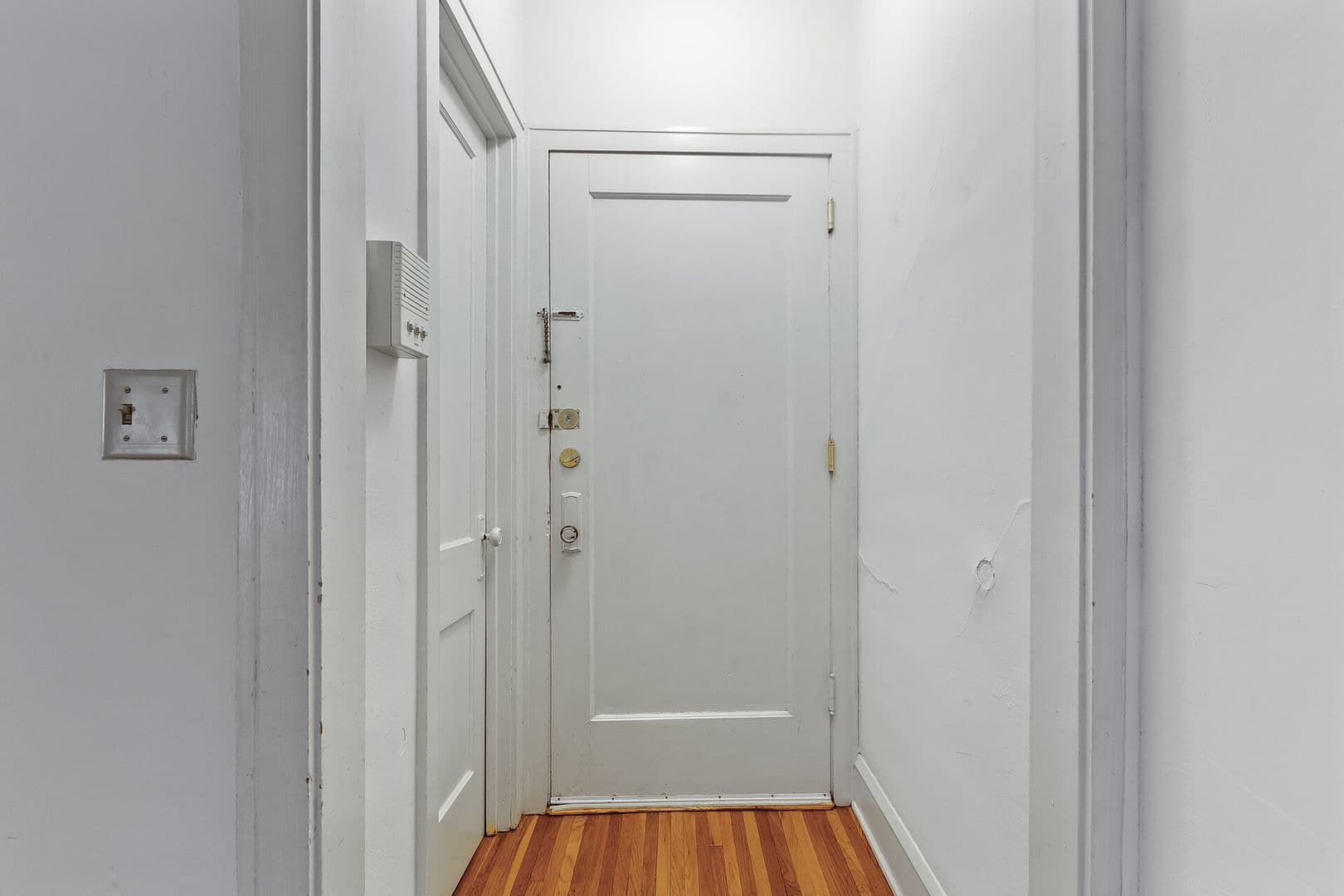 Minneapolis Apartment: 2219 Garfield Ave