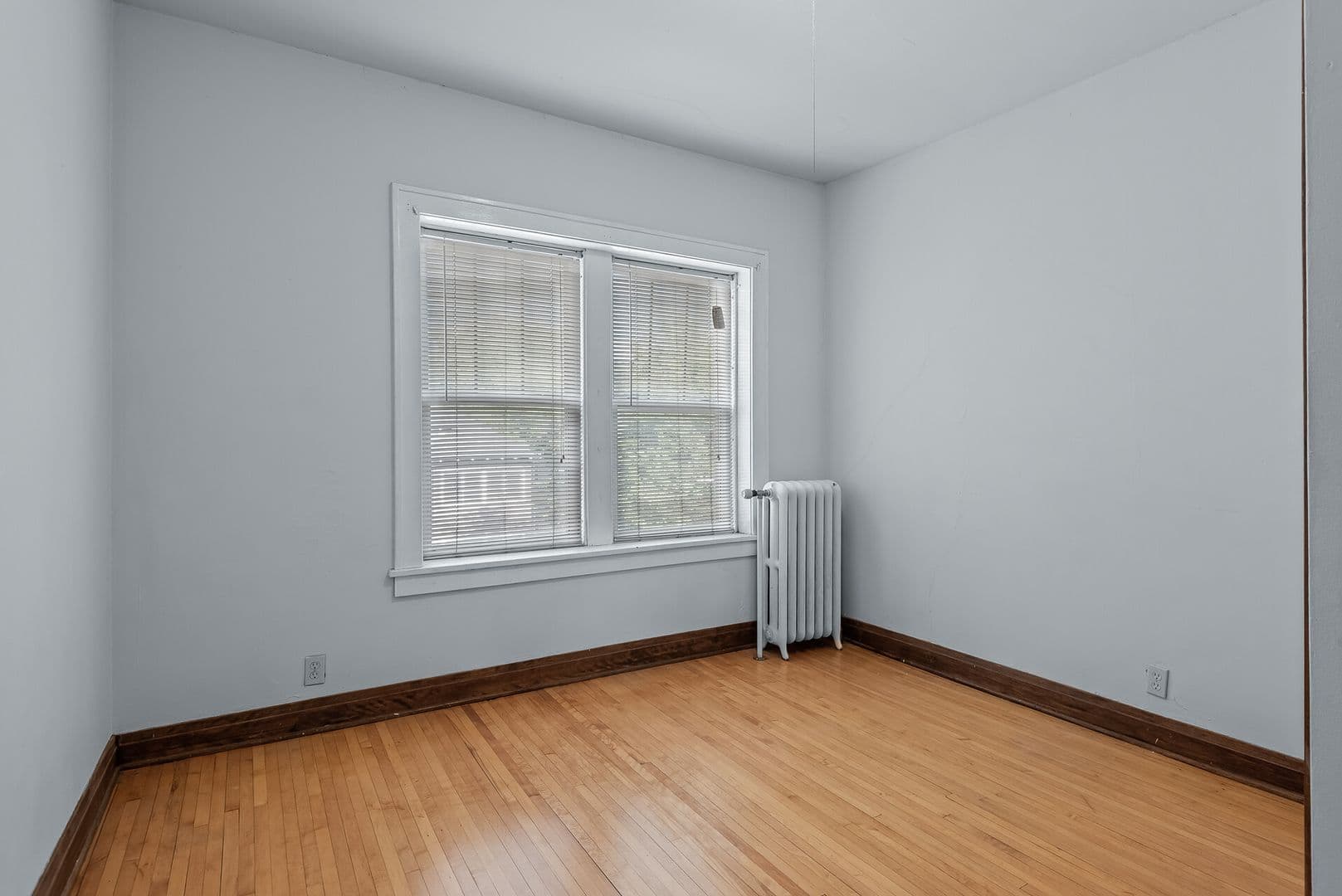Minneapolis Apartment: 2219 Garfield Ave