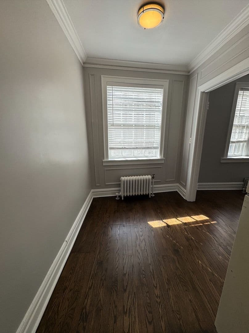 Evanston Apartment: 1000-1010 Hinman Avenue
