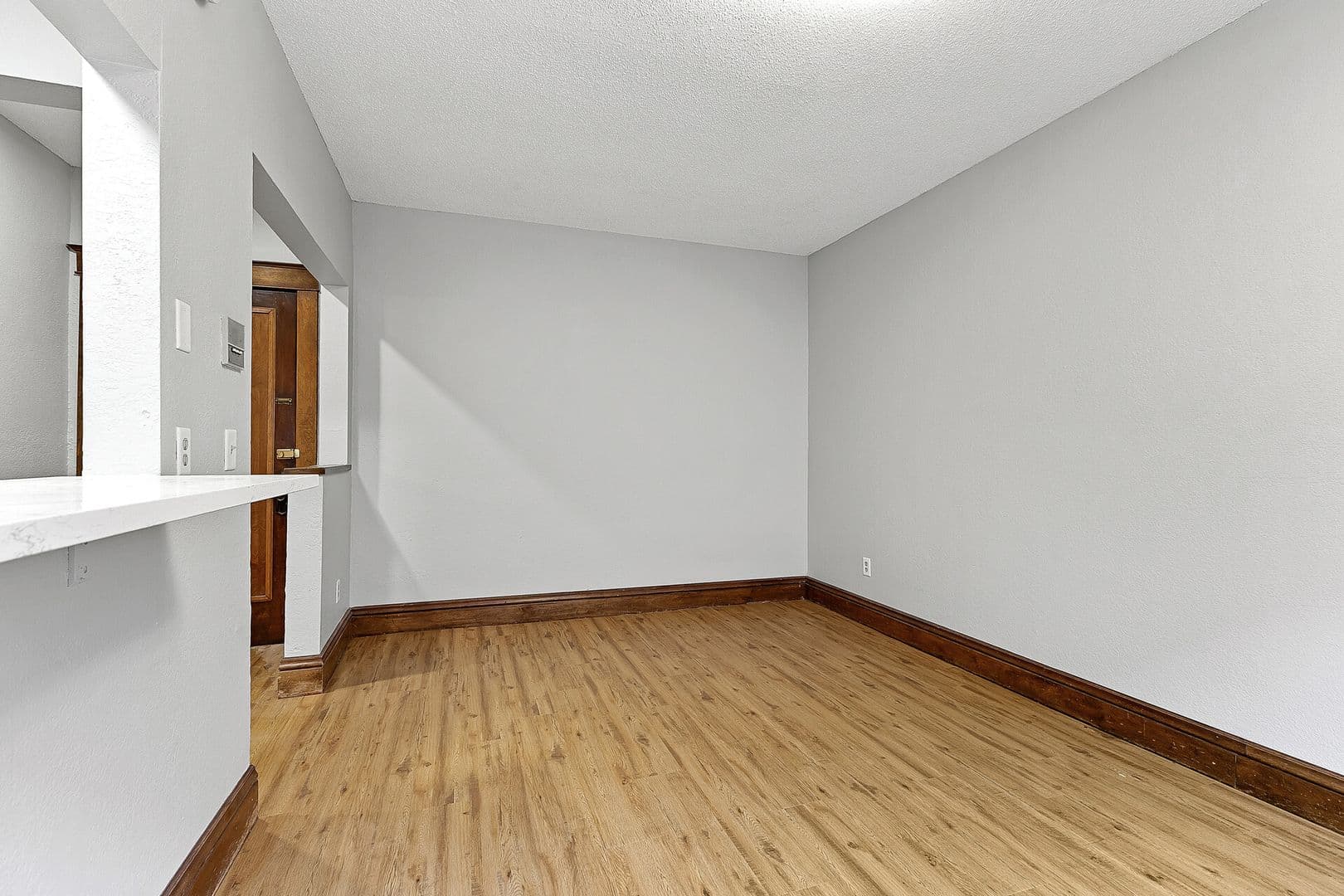 Minneapolis Apartment: 127 W Grant St