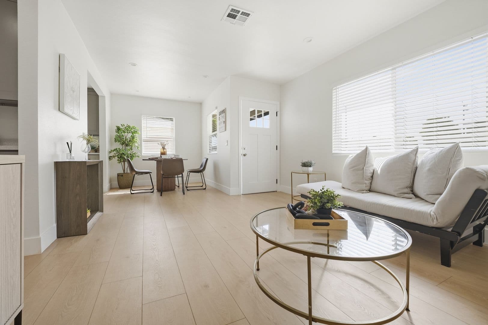 Long Beach House: 345 E Janice St.