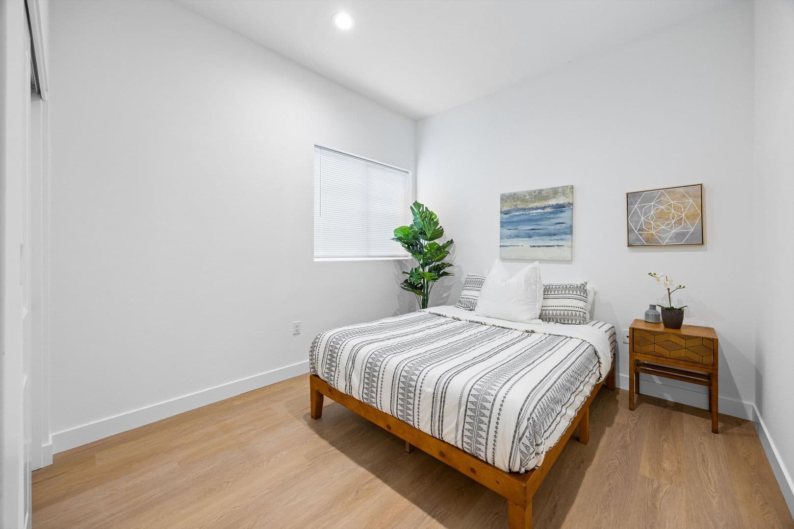 Whittier Apartment: 13857 Leffingwell Rd