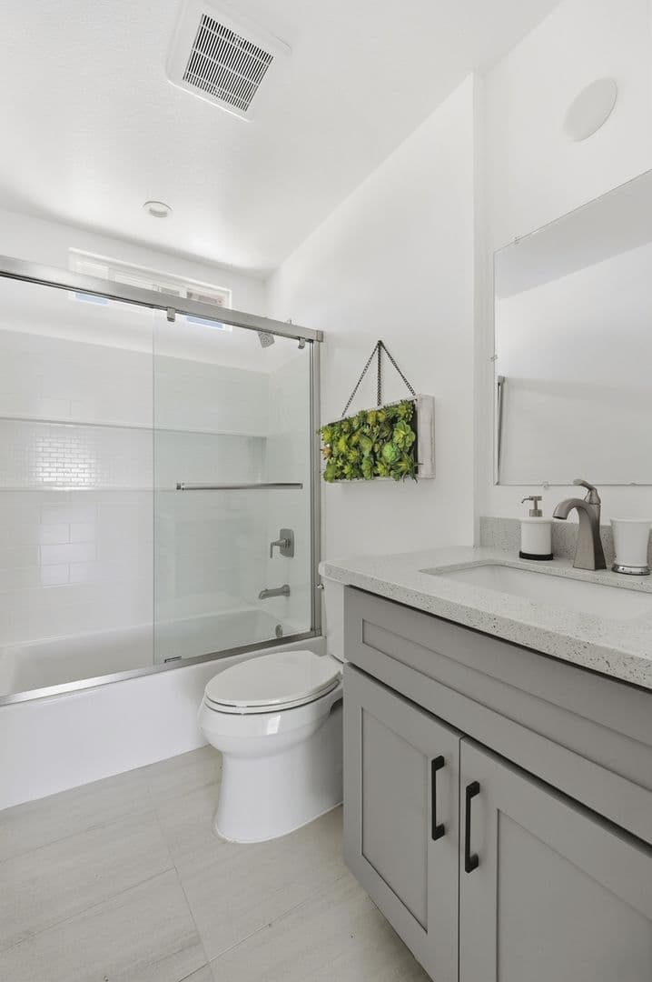 Long Beach House: 345 E Janice St.
