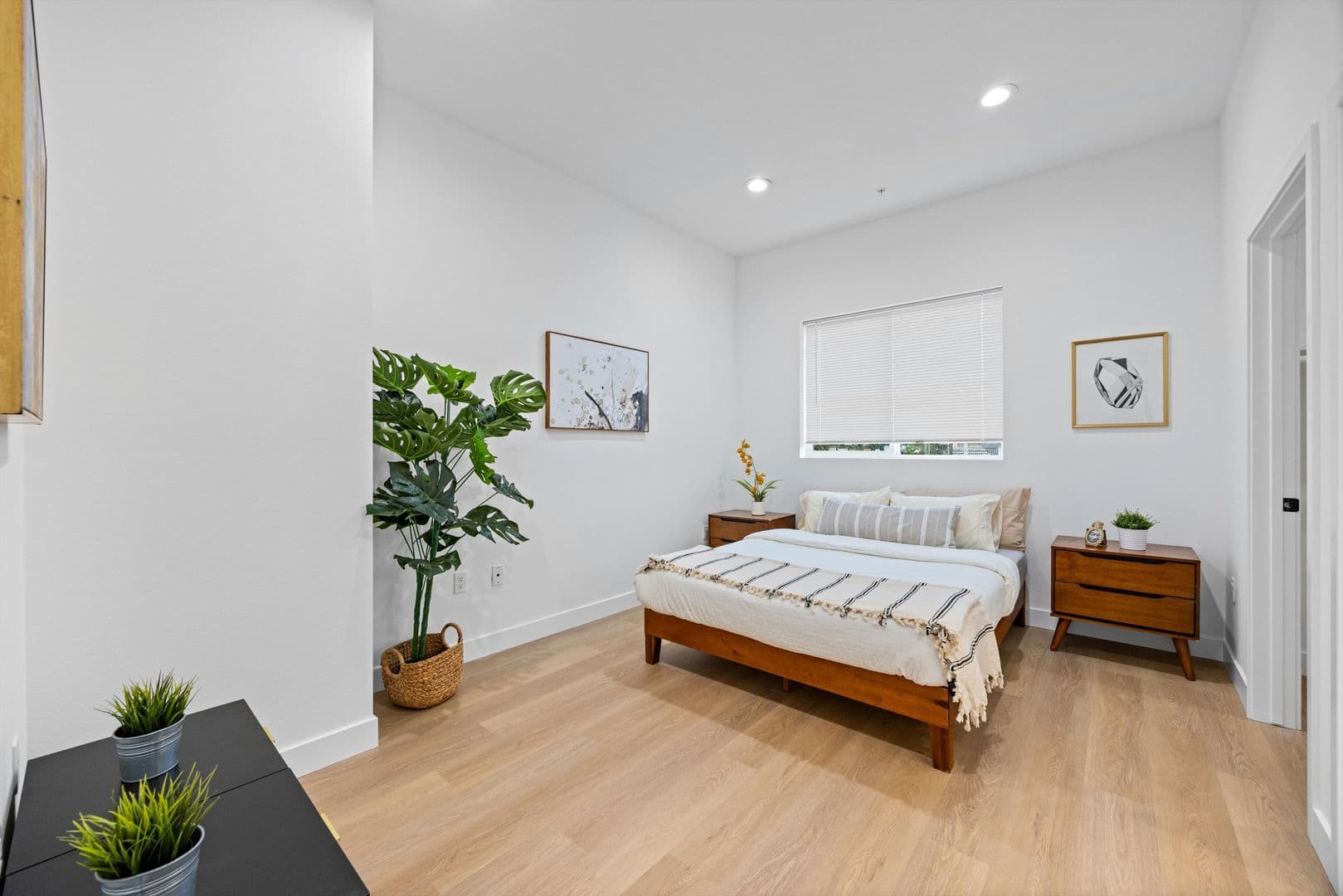 Whittier Apartment: 13857 Leffingwell Rd