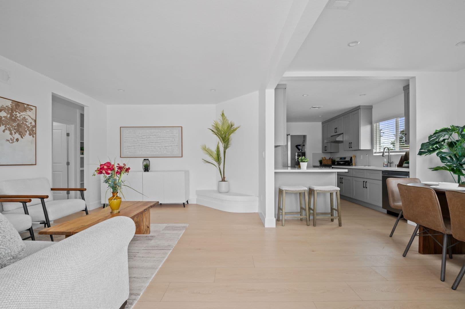Garden Grove House: 13232 Newell St