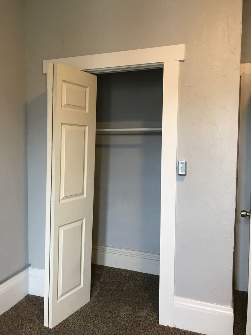 Pittsburgh Apartment: 225 South Millvale Avenue