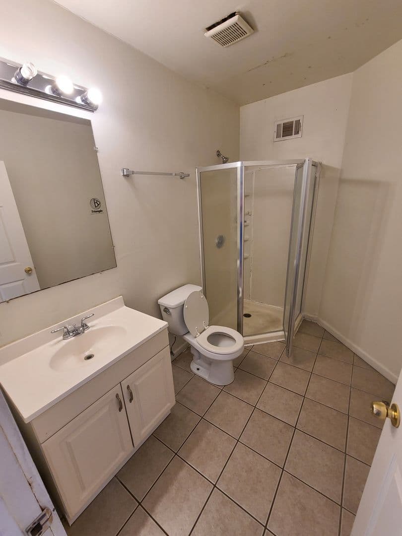 Pittsburgh Apartment: 3505 Boulevard of the Allies