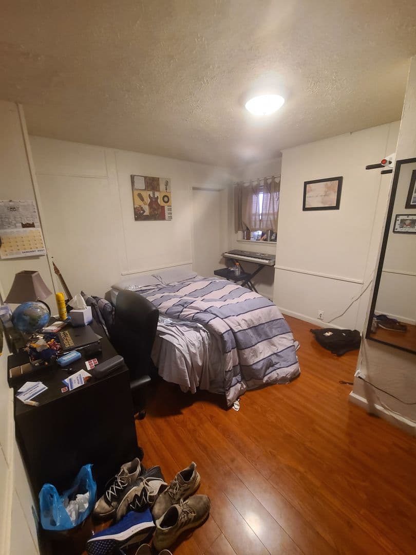 Pittsburgh Apartment: 3457 Ward Street