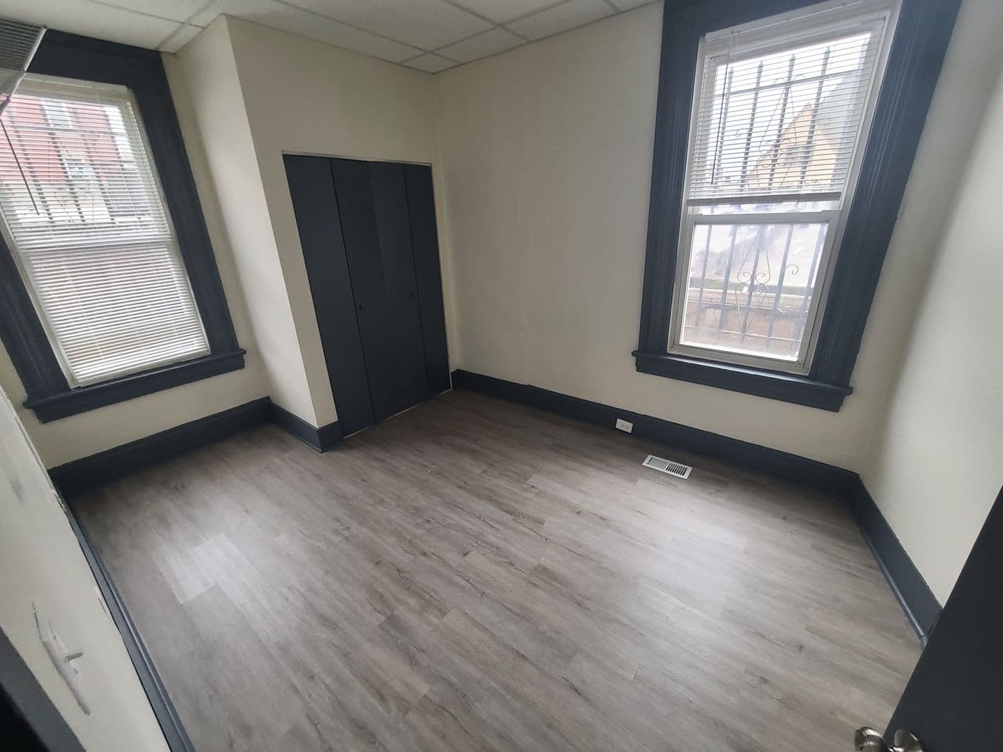 Pittsburgh Apartment: 4523 Centre Avenue