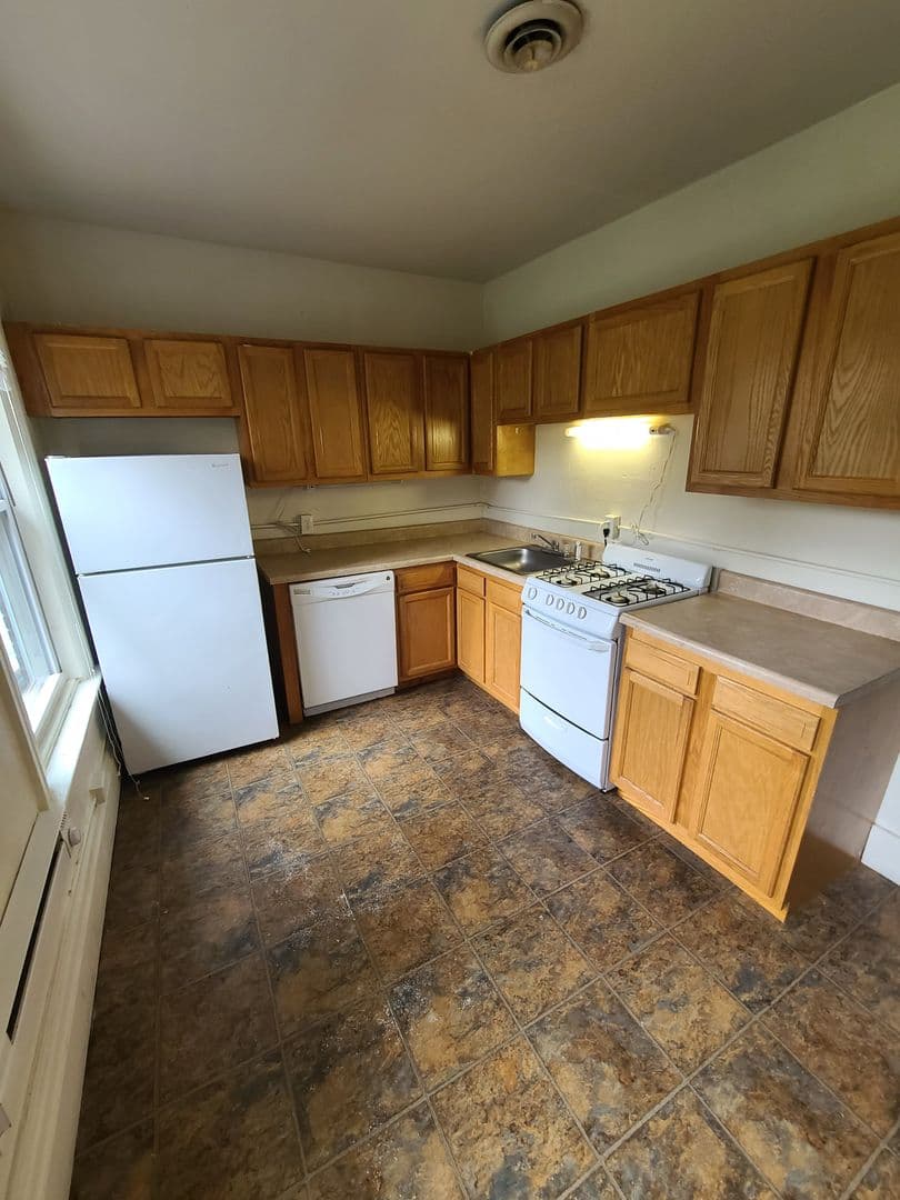 Pittsburgh Apartment: 4521 Centre Avenue