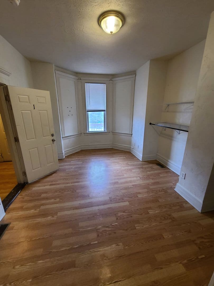 Pittsburgh Apartment: 3505 Boulevard of the Allies