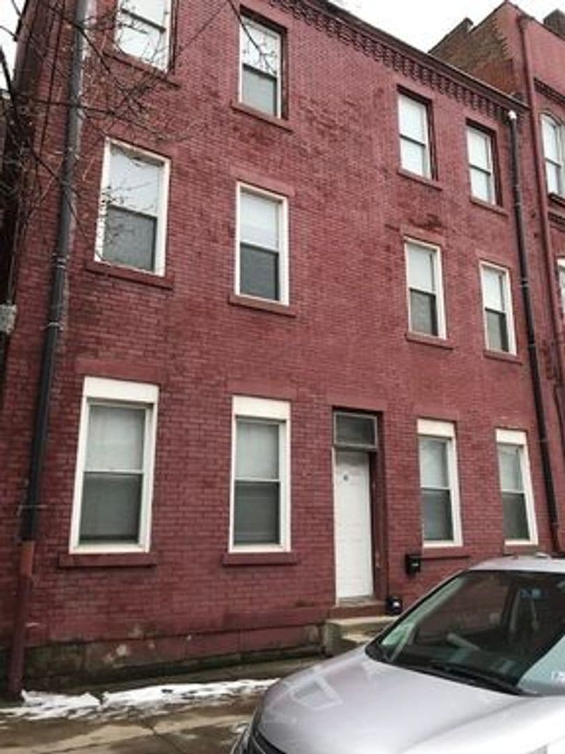 Pittsburgh Apartment: 90 South 22nd Street