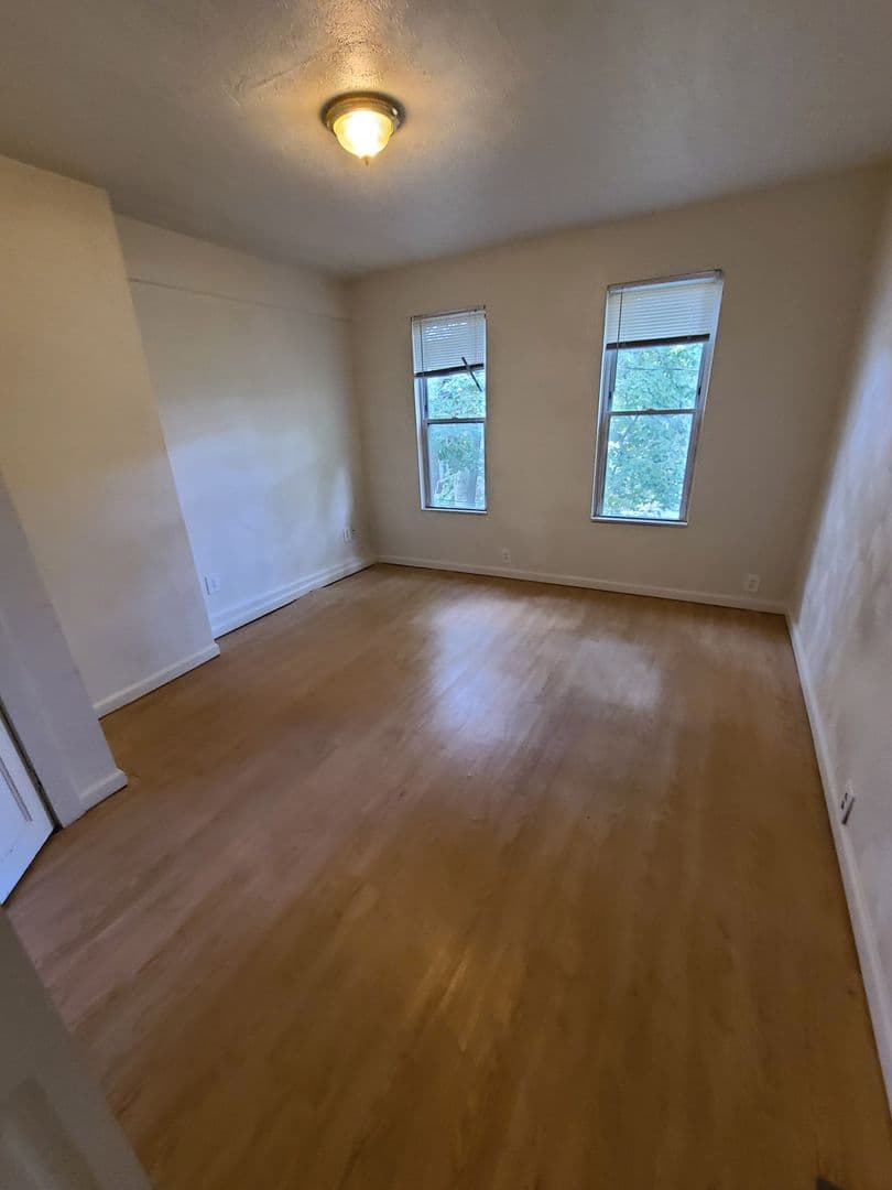 Pittsburgh Apartment: 3505 Boulevard of the Allies
