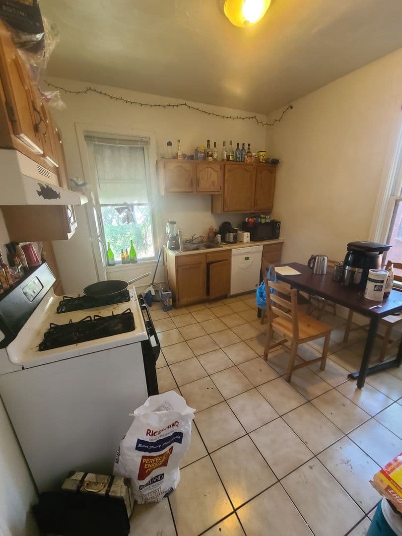 Pittsburgh Apartment: 3457 Ward Street