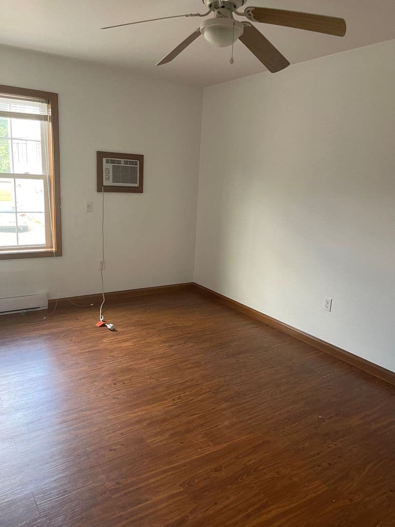 California Apartment: 79 Ash Street