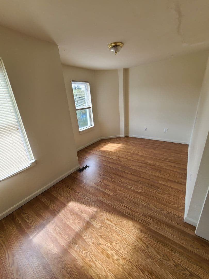 Pittsburgh Apartment: 3505 Boulevard of the Allies