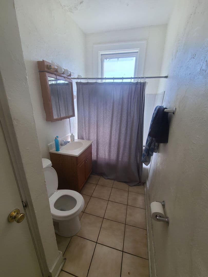 Pittsburgh Apartment: 3457 Ward Street